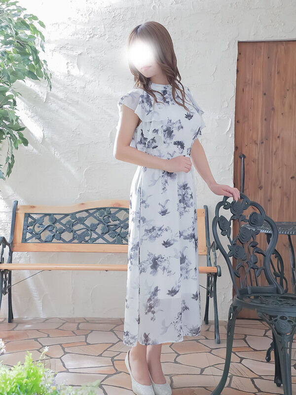 かすみ☆スレンダー清楚美人プロフィール写真