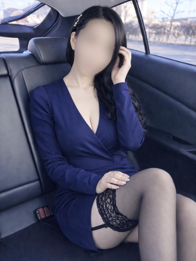 華（はな）色気がダダ漏れ最高級美魔女プロフィール写真